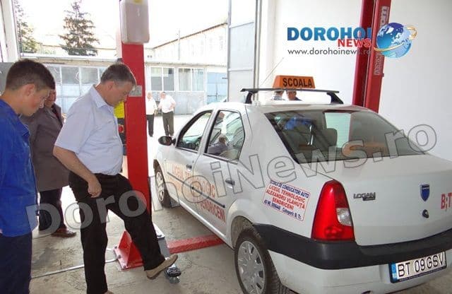 Echipament profesional la Liceul Al Vlahuta Sendriceni 05