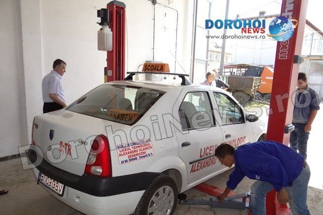 Echipament profesional la Liceul Al Vlahuta Sendriceni 06