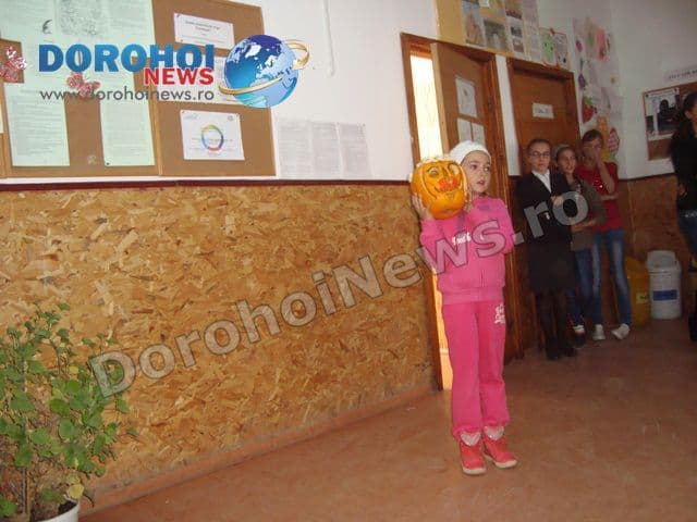 Halloween la Scoala Strateni 02
