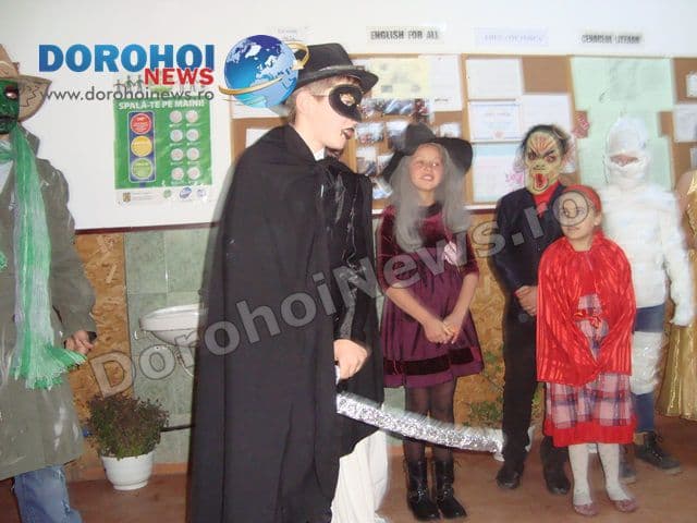 Halloween la Scoala Strateni 03