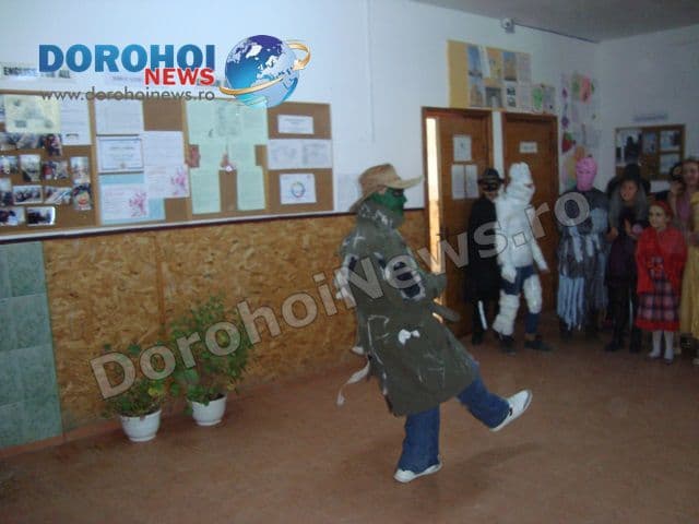 Halloween la Scoala Strateni 04