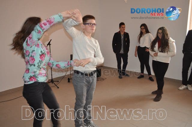 Balul Bobocilor 2015_repetitii Regina_07