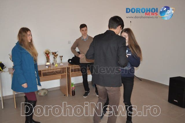 Balul Bobocilor 2015_repetitii Regina_10