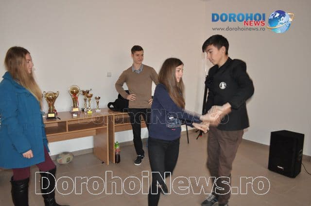 Balul Bobocilor 2015_repetitii Regina_11