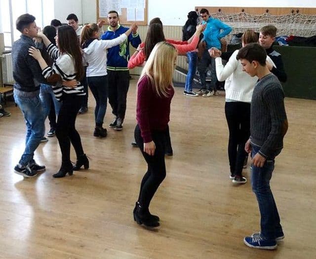 Balul Bobocilor Al. Vlahuta Sendriceni 04
