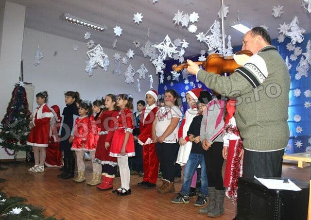 Scoala Ioan Murariu Cristinesti 12