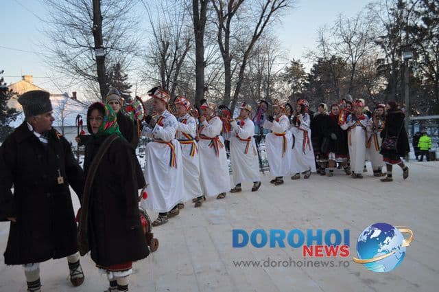 Banda Cordareanca_Formatii de datini si obiceiuri 31 decembrie 2014_02