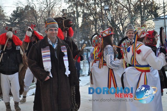 Banda Cordareanca_Formatii de datini si obiceiuri 31 decembrie 2014_03