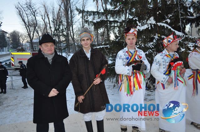Banda Cordareanca_Formatii de datini si obiceiuri 31 decembrie 2014_05