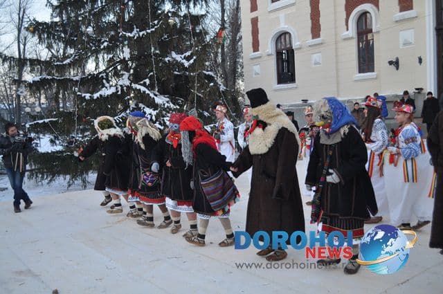 Banda Cordareanca_Formatii de datini si obiceiuri 31 decembrie 2014_07