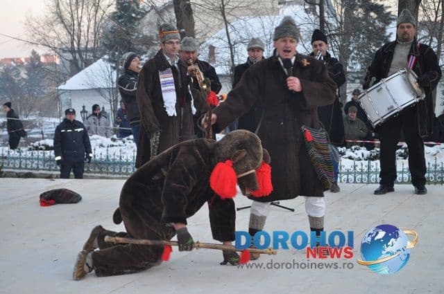 Banda Cordareanca_Formatii de datini si obiceiuri 31 decembrie 2014_09
