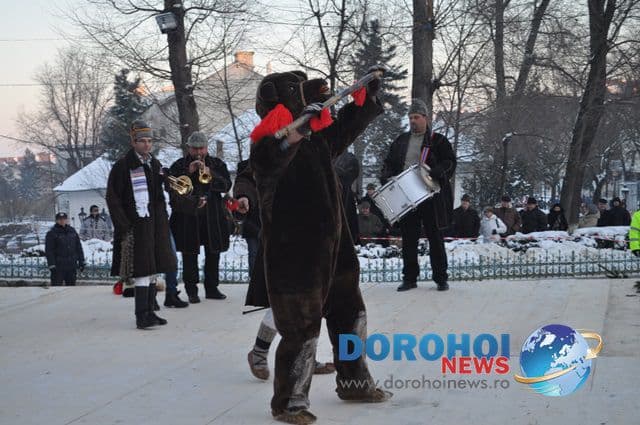 Banda Cordareanca_Formatii de datini si obiceiuri 31 decembrie 2014_11
