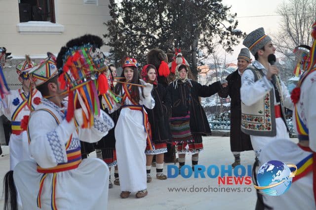 Banda Cordareanca_Formatii de datini si obiceiuri 31 decembrie 2014_15