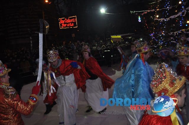 Banda Iezer_Formatii de datini si obiceiuri 31 decembrie 2014_12