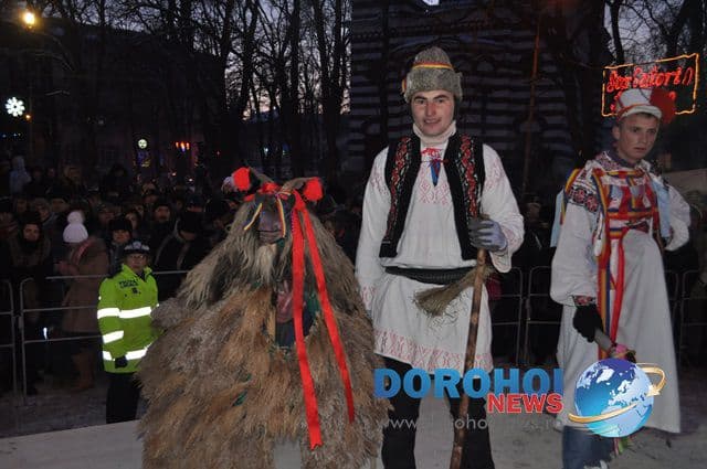 Banda Broscauti_Formatii de datini si obiceiuri 31 decembrie 2014_08
