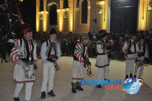 Banda Olinescu_Formatii de datini si obiceiuri 31 decembrie 2014_01