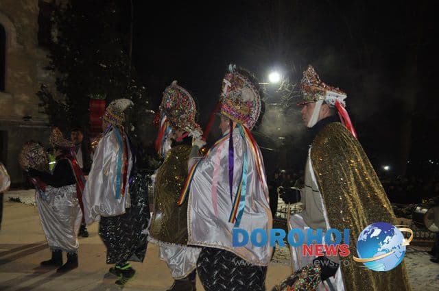 Banda Sumanarenilor_Formatii de datini si obiceiuri 31 decembrie 2014_04