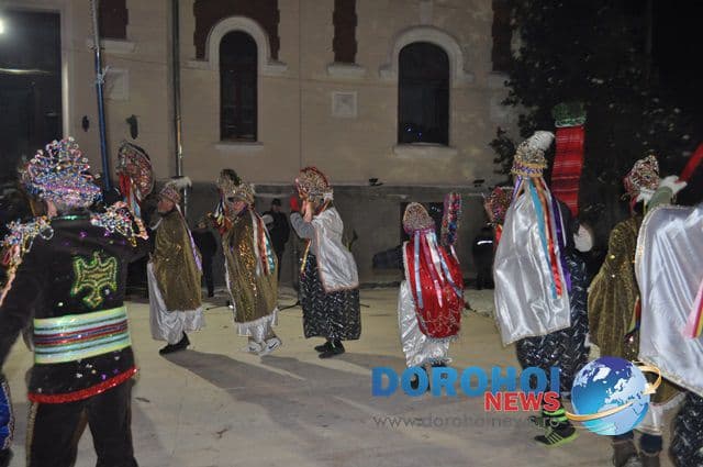 Banda Sumanarenilor_Formatii de datini si obiceiuri 31 decembrie 2014_05