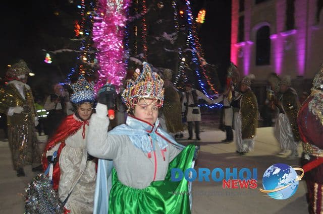 Banda Sumanarenilor_Formatii de datini si obiceiuri 31 decembrie 2014_07