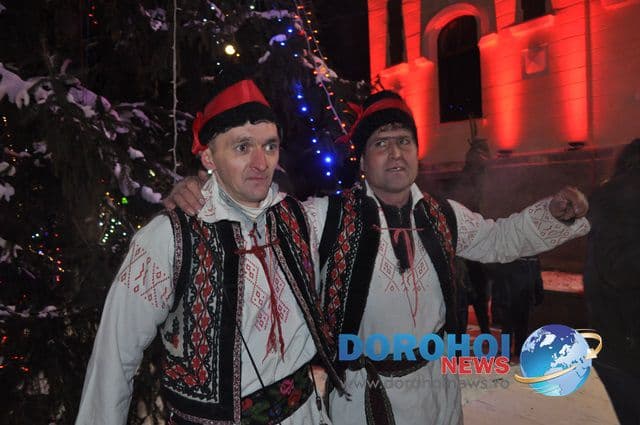 Banda Sumanarenilor_Formatii de datini si obiceiuri 31 decembrie 2014_14