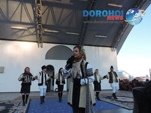 Festivalul de Datini şi Obiceiuri - Pomârla 31 decembrie 2014_09