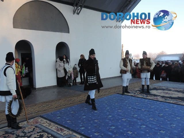 Festivalul de Datini şi Obiceiuri - Pomârla 31 decembrie 2014_16