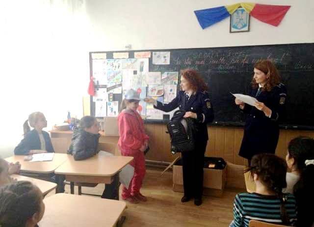 IPJ Botoșani Campania de prevenire „Copilărie fără delincvenţă” (2)