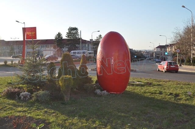 Oua rosii uriase in Dorohoi_04