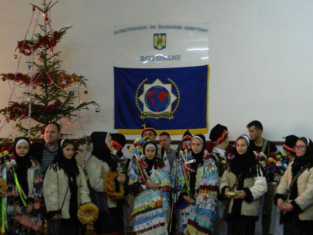 Tradiţiile de iarnă păstrate de jandarmii botoşăneni (6)