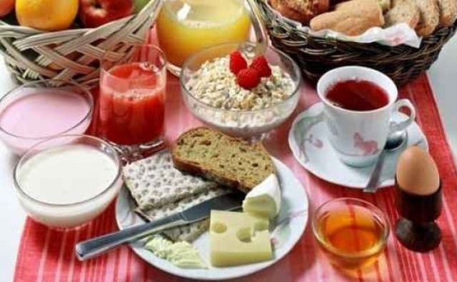 Cum arată micul dejun recomandat de medici