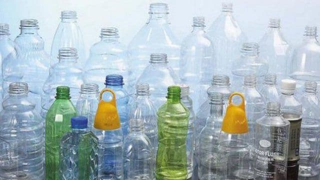 Recunoşti semnele de pe sticla ta de apă din plastic? Adevărul te-ar putea îngrozi