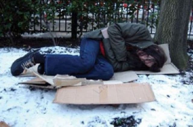 Persoane fără adăpost ajutate de autorităţile dorohoiene