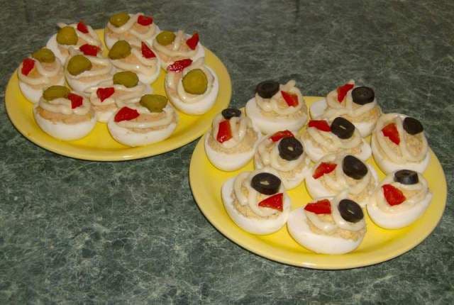 Ouă umplute