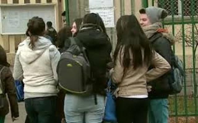 Schimbarea aşteptată de elevii români de patru ani. Ce drepturi ar putea avea, din primăvară