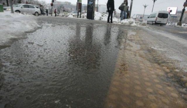 Informare meteorologică privind cantități importante de precipitații, de sâmbătă seară până marți dimineață