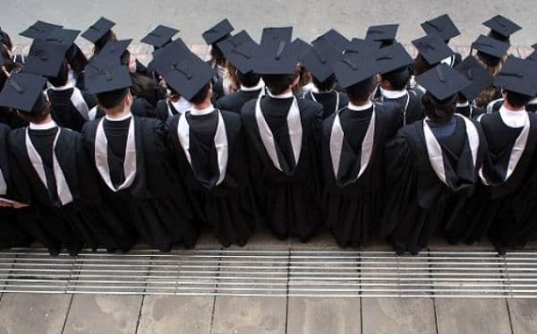 Vezi în ce condiţii anii de studii superioare pot fi incluşi în stagiul de cotizare pentru pensie