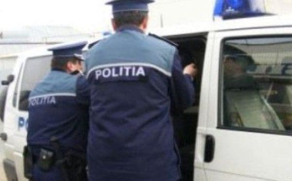 Doi tineri din judeţul Botoşani reținuți pentru comiterea unor furturi