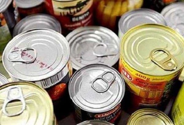 Conservele din carne, periculoase pentru sănătate. Ce conţin acestea de fapt