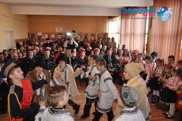 Zi de sărbătoare la Școala Gimnazială „Alexandru Ioan Cuza” Dorohoi - GALERIE FOTO