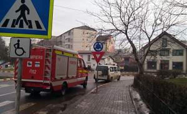 Adolescent trezit din somn cu pompierii