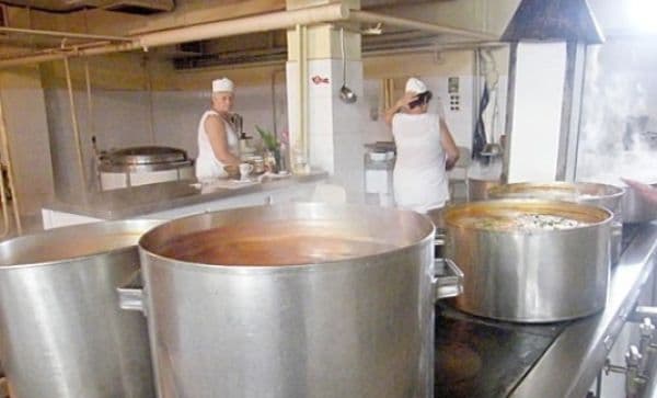 Cantinele şcolare, asimilate unităţilor de alimentaţie publică, închise dacă nu au autorizare ISU