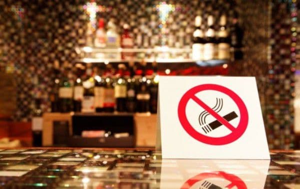 Legea antifumat, publicată în Monitorul Oficial. Fumatul, interzis în spaţiile publice din 16 martie