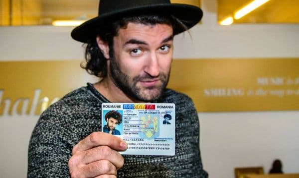 MAI ne amuză iarăși pe Facebook: Smiley are din nou buletin. Fii și tu ca Smiley, fă-ți buletin! - FOTO