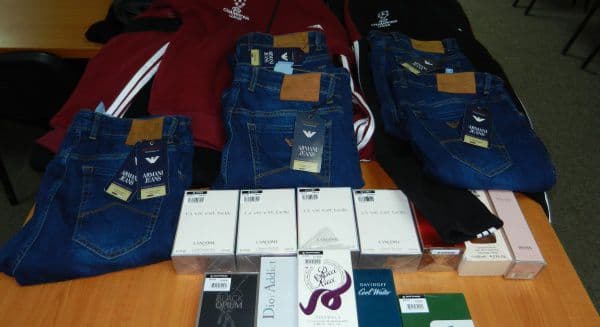 Un tânăr riscă să plătească cu închisoarea pentru comercializarea de obiecte ilegale