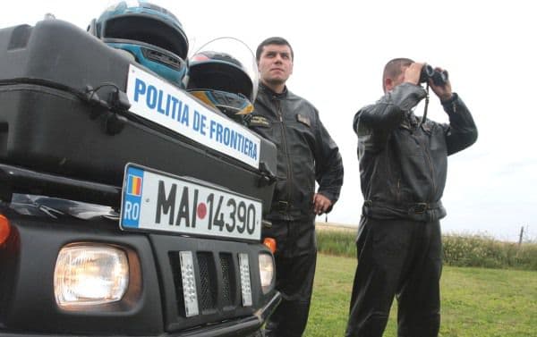 Doi cetăţeni afgani, opriţi din drumul spre Spaţiul Schengen