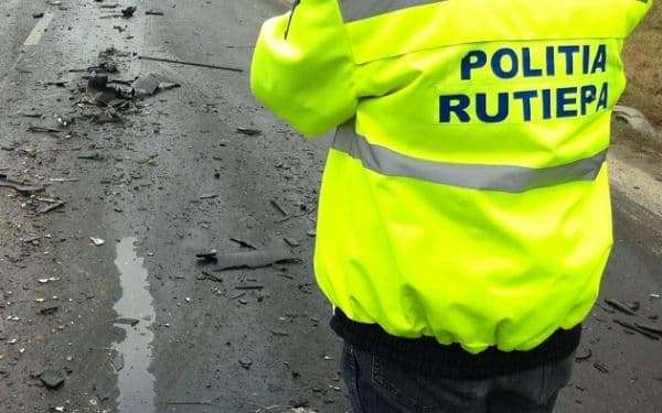 Accident pe strada 1 Decembrie. Depistat băut la volan după ce a vrut să depășească și a acroşat lateral un vehicul