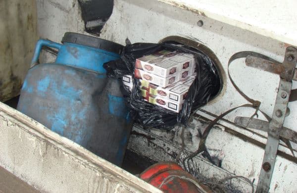 Cisternă „alimentată” cu tutun depistată de poliţiştii de frontieră! - FOTO