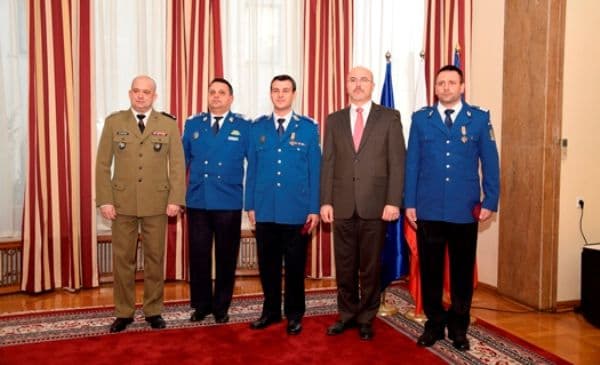 Jandarmi români medaliaţi de Preşedintele Poloniei