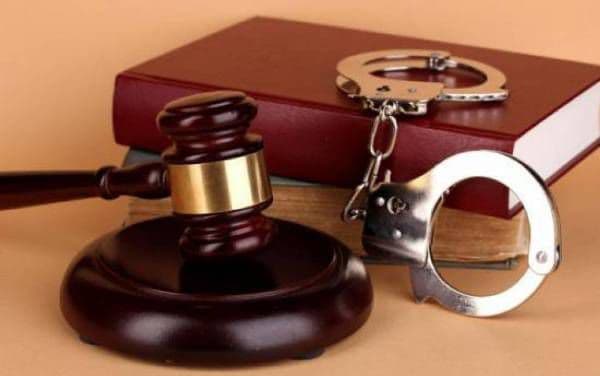 Angajat al unei primării din judeţ riscă să ajungă la puşcărie din cauza ilegalităţilor comise