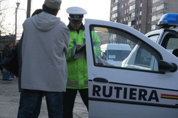  Peste 250 de sancţiuni contravenţionale aplicate de poliţiştii botoşăneni în numai două zile 